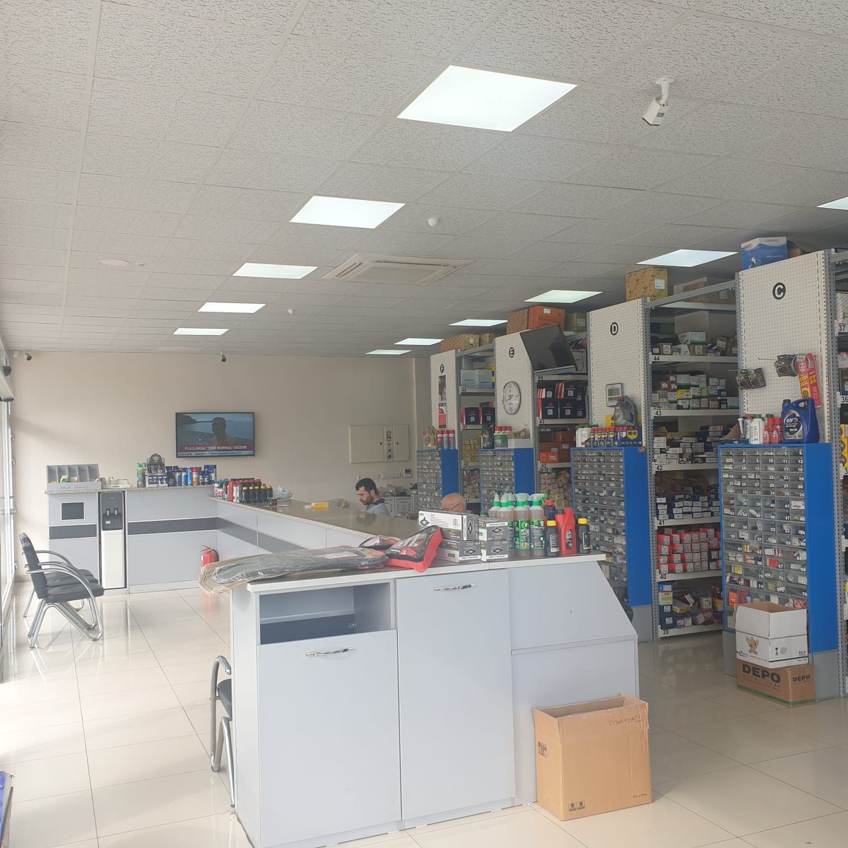 Neon Otomotiv mağaza